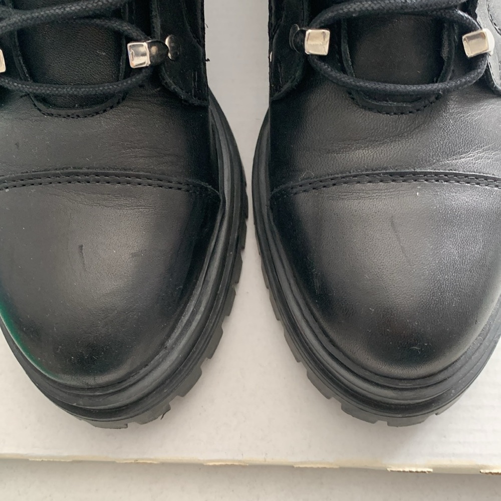 Chabers black size 7.5 leather upper lace-up combat boot with silver hardware - Picture 2 of 9